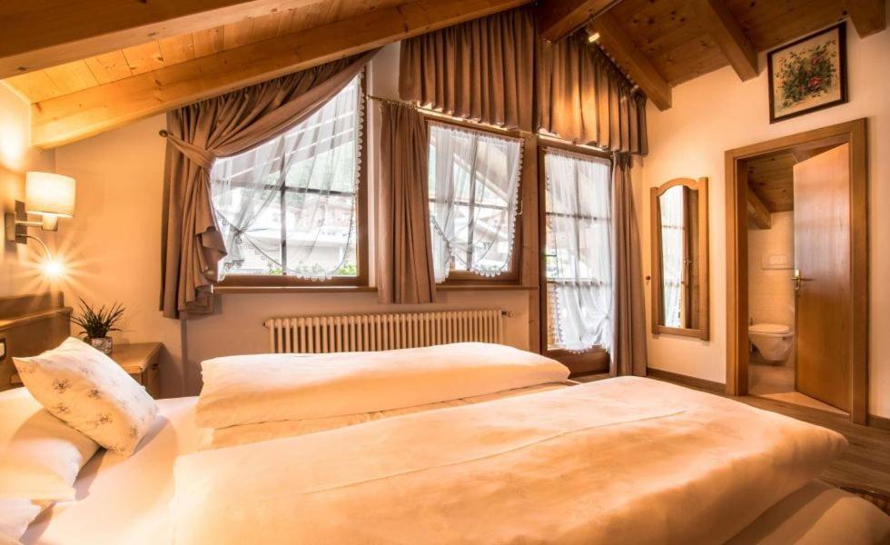 Ciasa Montanara Hotel ลาวิลลา ภายนอก รูปภาพ