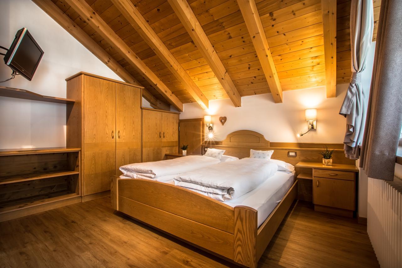 Ciasa Montanara Hotel ลาวิลลา ภายนอก รูปภาพ