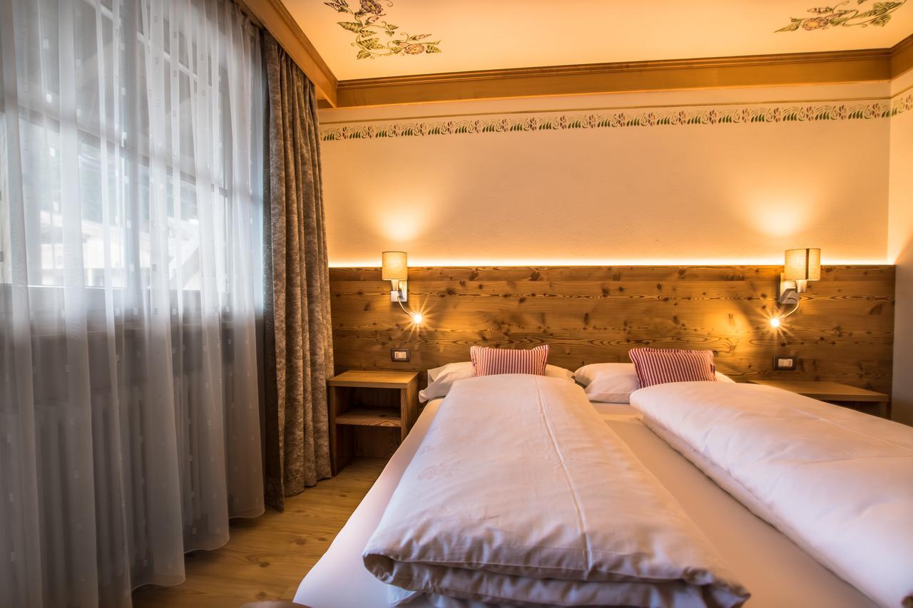 Ciasa Montanara Hotel ลาวิลลา ภายนอก รูปภาพ