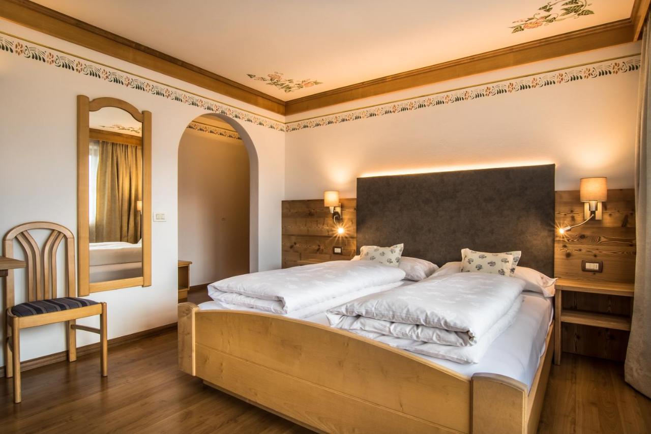 Ciasa Montanara Hotel ลาวิลลา ภายนอก รูปภาพ