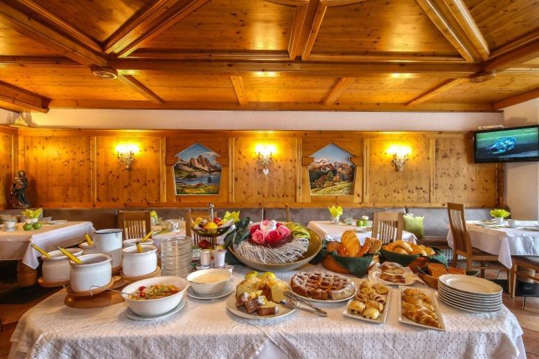 Ciasa Montanara Hotel ลาวิลลา ภายนอก รูปภาพ